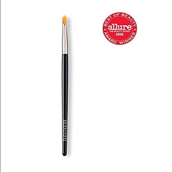 laura mercier concealer brush